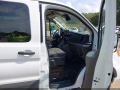 Ford Transit 350 Wagon XL 2022 8