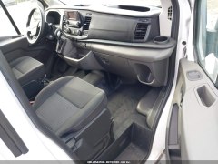 Ford Transit 250 2021 8