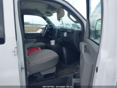 Chevrolet Express LT 3500 Extended 2017 8