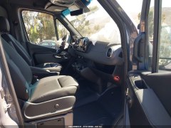 Mercedes-Benz Sprintert 2500 2025 8